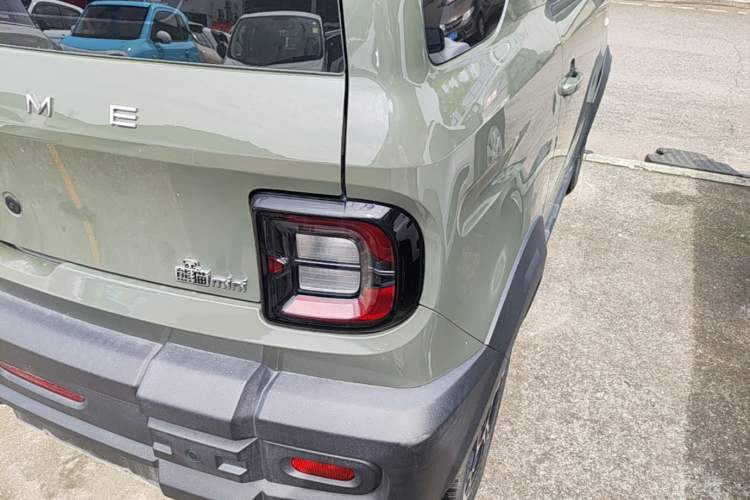 Used Geely Galaxy Panda 2025 210km Panda Rider Right Rear Taillight