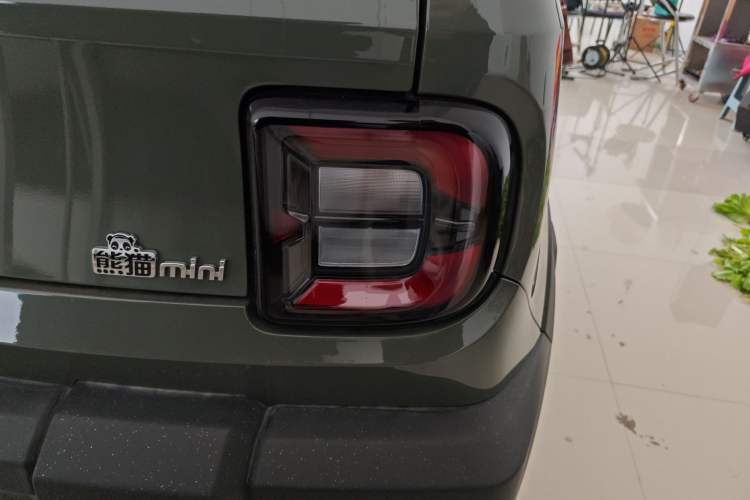 Used Geely Galaxy Panda 2025 210km Panda Rider Right Rear Taillight