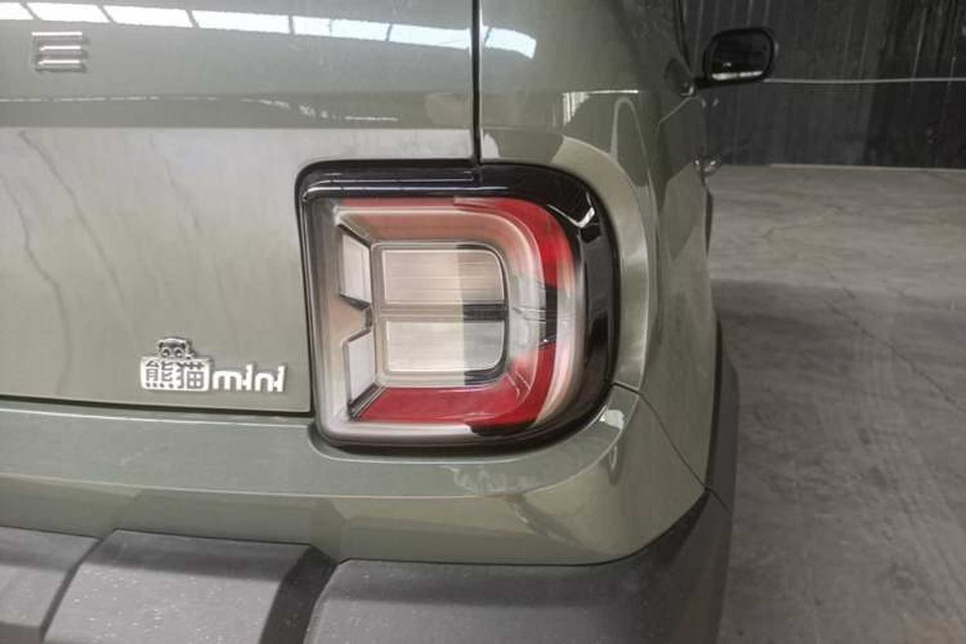 Used Geely Galaxy Panda 2025 210km Panda Rider Right Rear Taillight