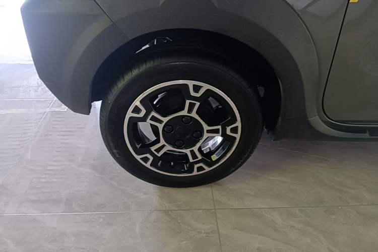 Used Geely Galaxy Panda 2025 210km Panda Rider Right Rear Wheel Hub