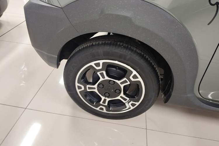 Used Geely Galaxy Panda 2025 210km Panda Rider Right Rear Wheel Hub