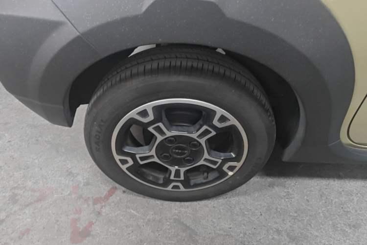 Used Geely Galaxy Panda 2025 210km Panda Rider Right Rear Wheel Hub