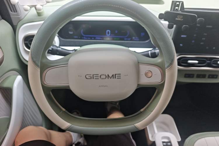 Used Geely Galaxy Panda 2025 210km Panda Rider Steering Wheel