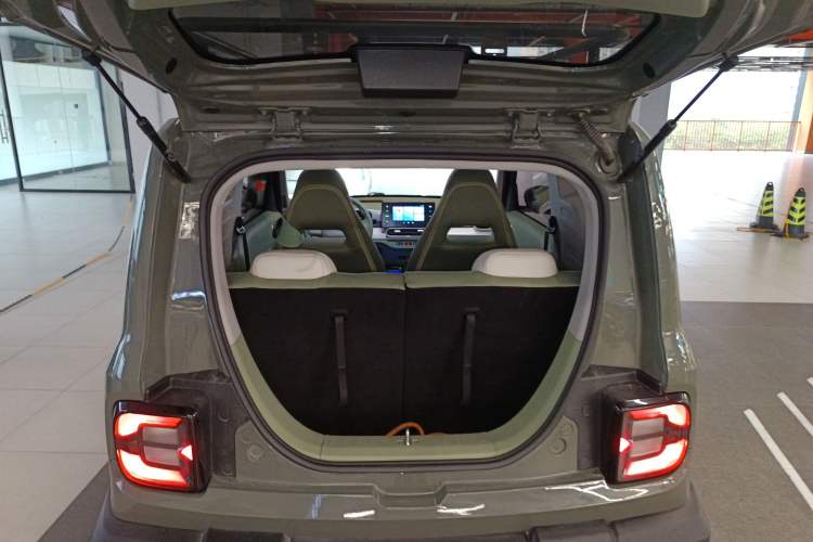 Used Geely Galaxy Panda 2025 210km Panda Rider Trunk