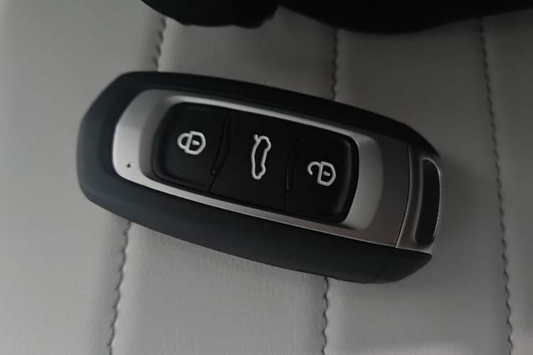 Used Geely Galaxy Panda 2025 210km Panda Rider Vehicle Key