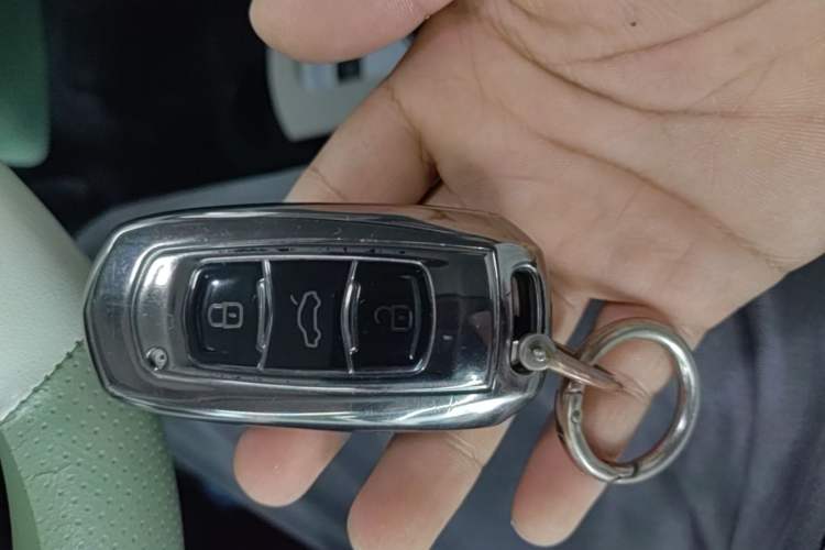 Used Geely Galaxy Panda 2025 210km Panda Rider Vehicle Key