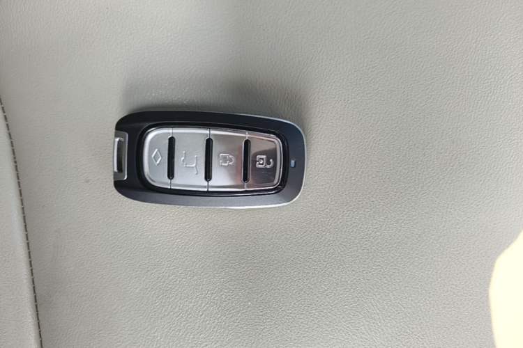 Used Geely Galaxy Panda 2025 210km Panda Rider Vehicle Key