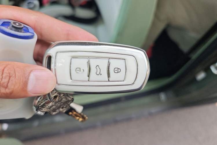 Used Geely Galaxy Panda 2025 210km Panda Rider Vehicle Key
