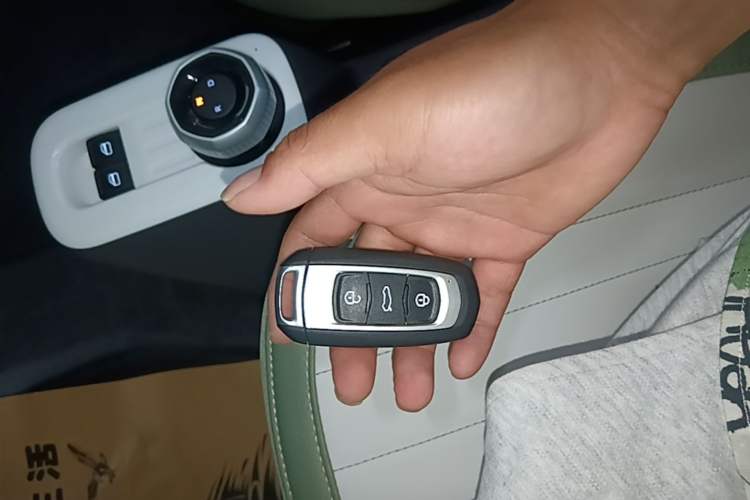 Used Geely Galaxy Panda 2025 210km Panda Rider Vehicle Key