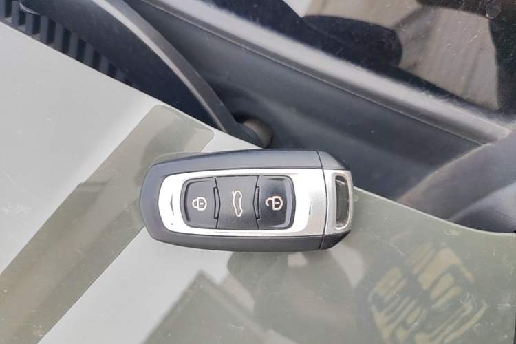 Used Geely Galaxy Panda 2025 210km Panda Rider Vehicle Key