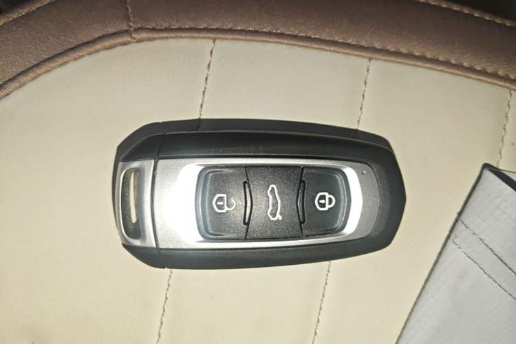 Used Geely Galaxy Panda 2025 210km Panda Kart Interior 1