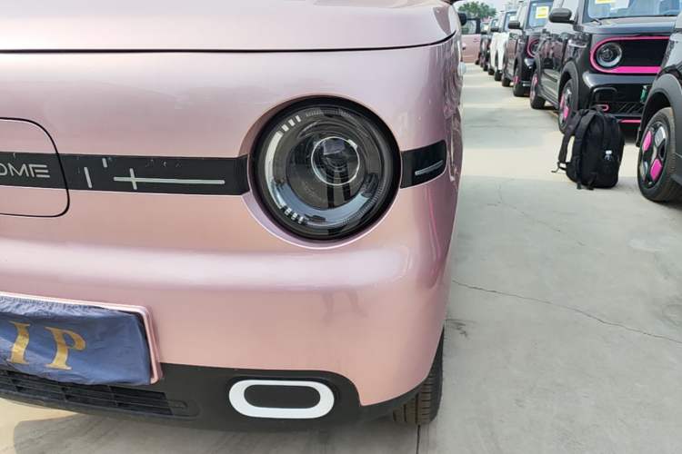 Used Geely Galaxy Panda 2025 210 km – Yuanqi Bear Left Front Headlight
