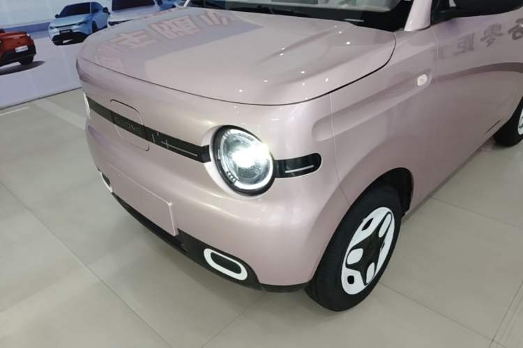 Used Geely Galaxy Panda 2025 210 km – Yuanqi Bear Left Front Headlight
