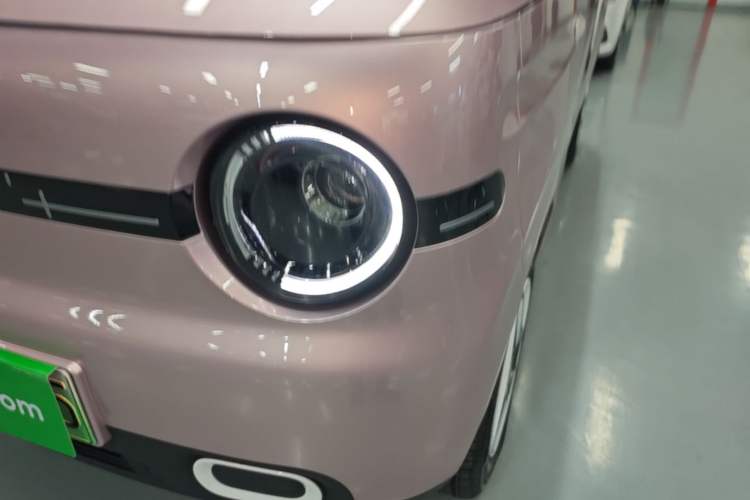 Used Geely Galaxy Panda 2025 210 km – Yuanqi Bear Left Front Headlight