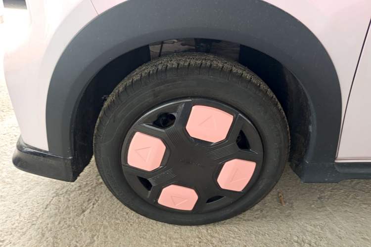 Used Geely Galaxy Panda 2025 210km Panda Kart Left Front Wheel Hub