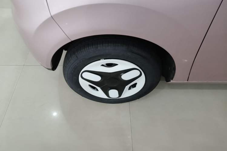 Used Geely Galaxy Panda 2025 210 km – Yuanqi Bear Left Front Wheel Hub