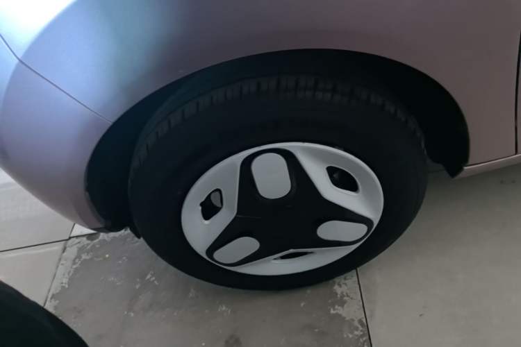 Used Geely Galaxy Panda 2025 210 km – Yuanqi Bear Left Front Wheel Hub