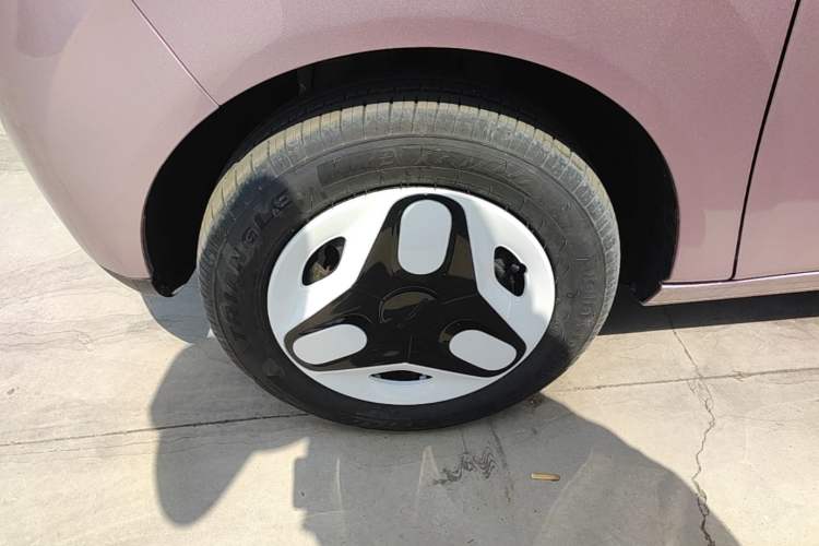 Used Geely Galaxy Panda 2025 210 km – Yuanqi Bear Left Front Wheel Hub