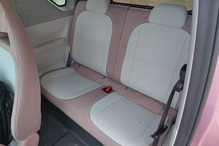 Used Geely Galaxy Panda 2025 210 km – Yuanqi Bear Left Rear Seat