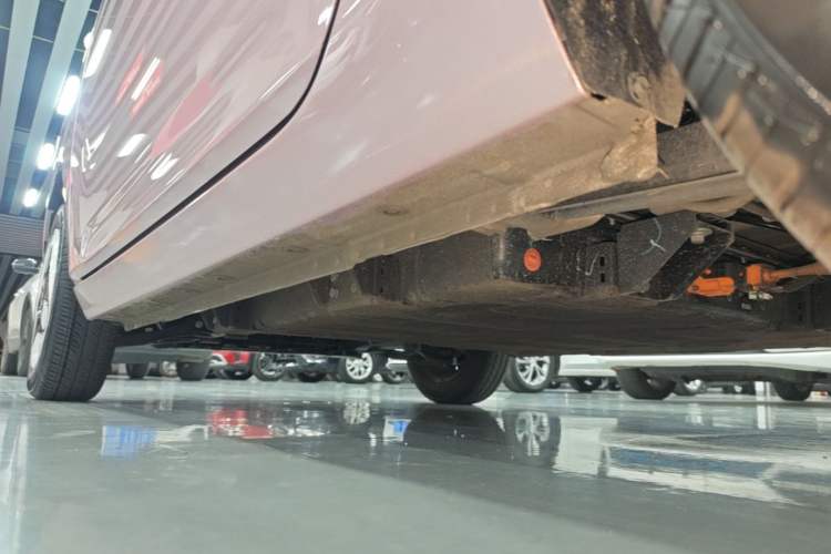 Used Geely Galaxy Panda 2025 210 km – Yuanqi Bear Left Side Sill