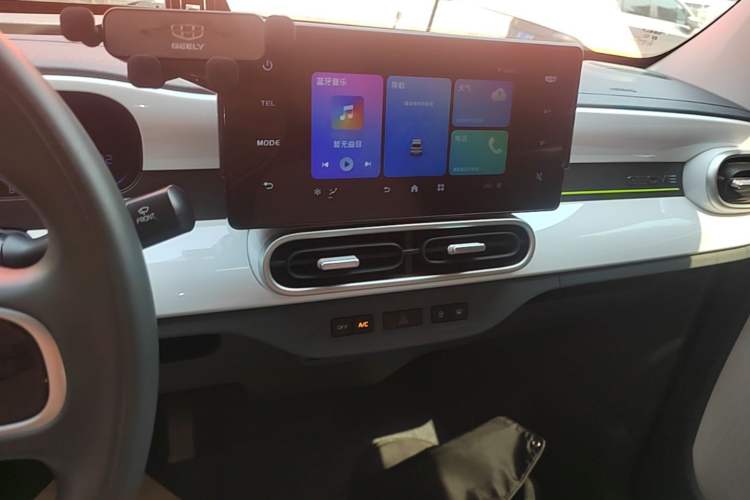 Used Geely Galaxy Panda 2025 210km Panda Rider Audio And AC Panel