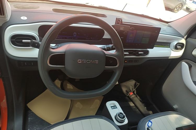Used Geely Galaxy Panda 2025 210km Panda Rider Center Console