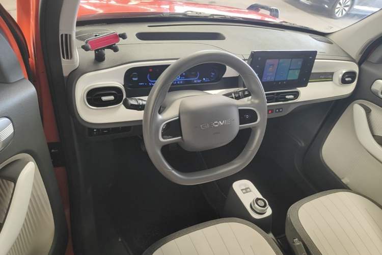 Used Geely Galaxy Panda 2025 210km Panda Rider Center Console
