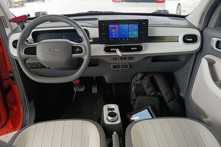 Used Geely Galaxy Panda 2025 210km Panda Rider Center Console