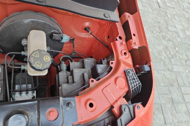 Used Geely Galaxy Panda 2025 210km Panda Rider Engine Bay Left