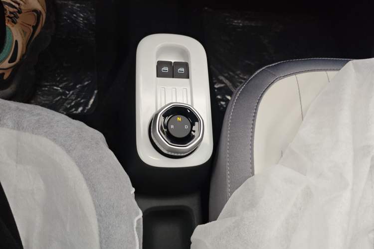 Used Geely Galaxy Panda 2025 210km Panda Rider Gear Lever