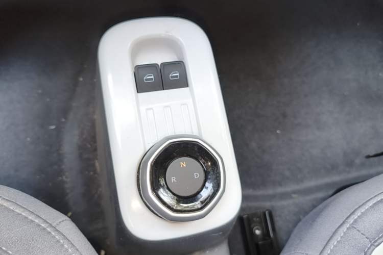 Used Geely Galaxy Panda 2025 210km Panda Rider Gear Lever