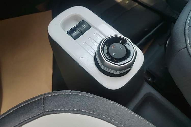Used Geely Galaxy Panda 2025 210km Panda Rider Gear Lever
