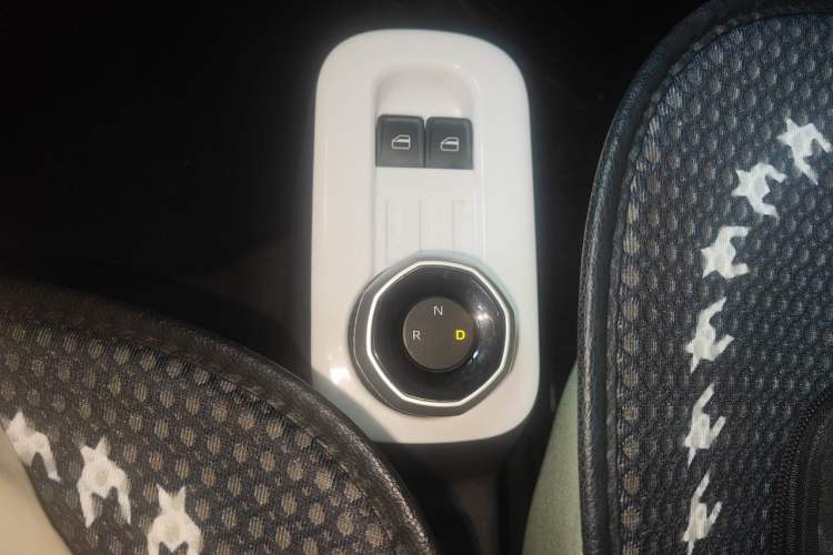 Used Geely Galaxy Panda 2025 210km Panda Rider Gear Lever