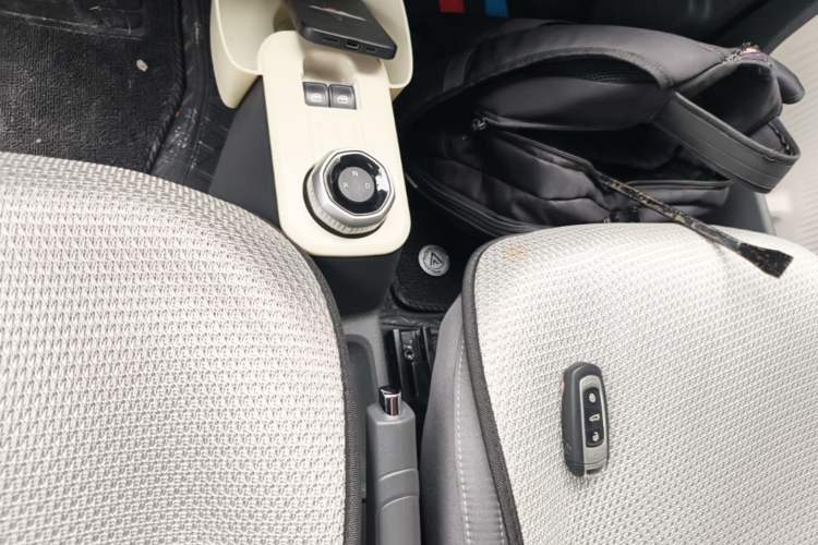 Used Geely Galaxy Panda 2025 210km Panda Rider Gear Lever
