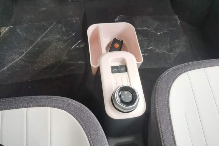 Used Geely Galaxy Panda 2025 210km Panda Rider Gear Lever