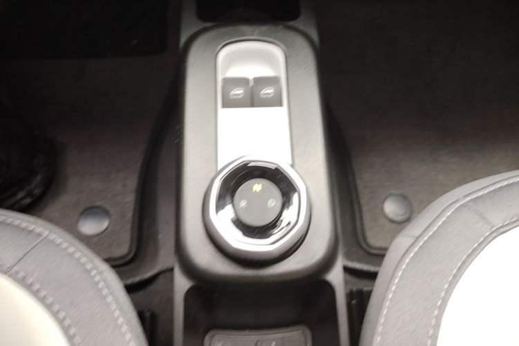 Used Geely Galaxy Panda 2025 210km Panda Rider Gear Lever