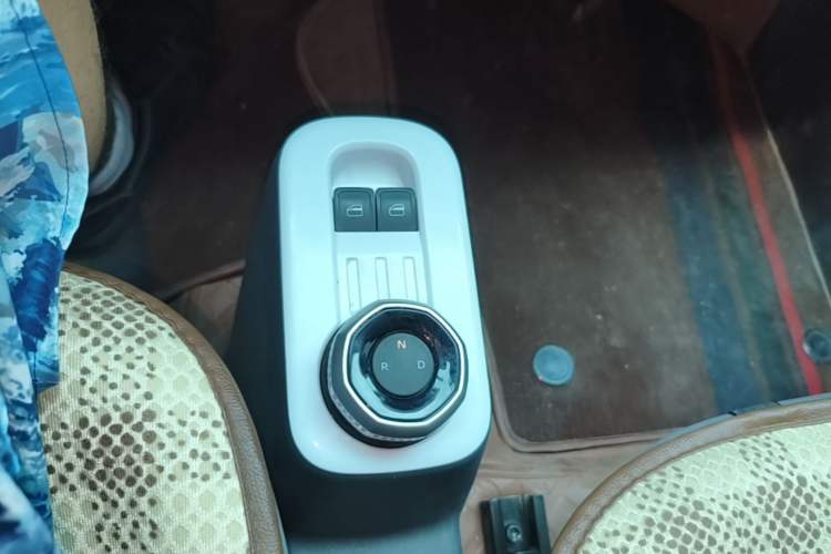 Used Geely Galaxy Panda 2025 210km Panda Rider Gear Lever
