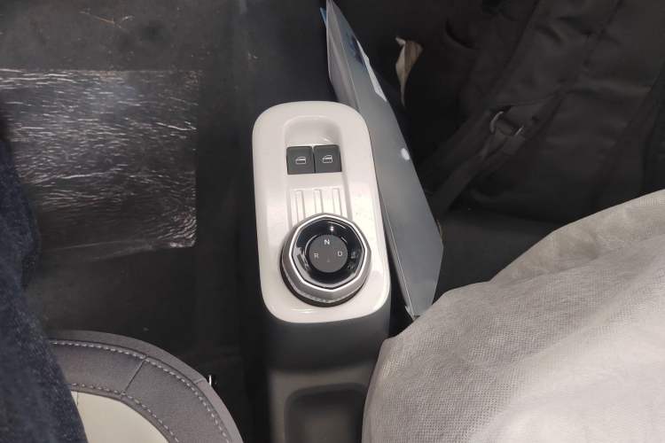 Used Geely Galaxy Panda 2025 210km Panda Rider Gear Lever