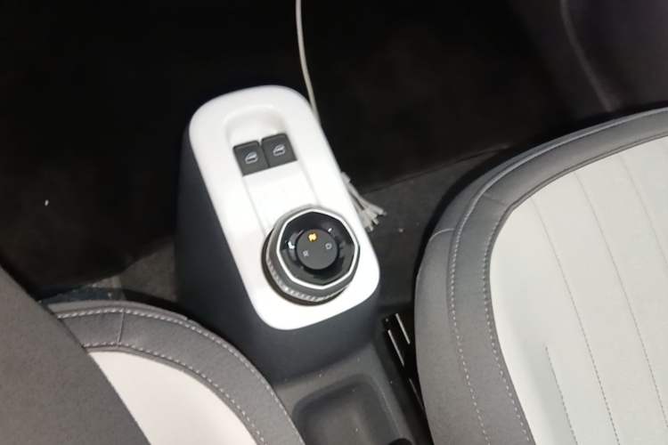 Used Geely Galaxy Panda 2025 210km Panda Rider Gear Lever
