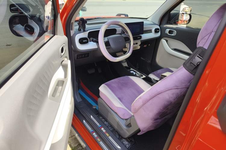 Used Geely Galaxy Panda 2025 210km Panda Rider Interior 1