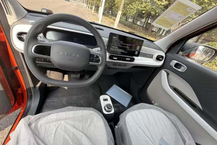 Used Geely Galaxy Panda 2025 210km Panda Rider Interior 1