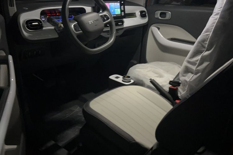 Used Geely Galaxy Panda 2025 210km Panda Rider Interior 1