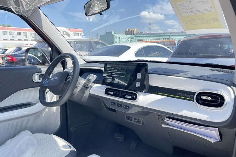 Used Geely Galaxy Panda 2025 210km Panda Rider Interior 1