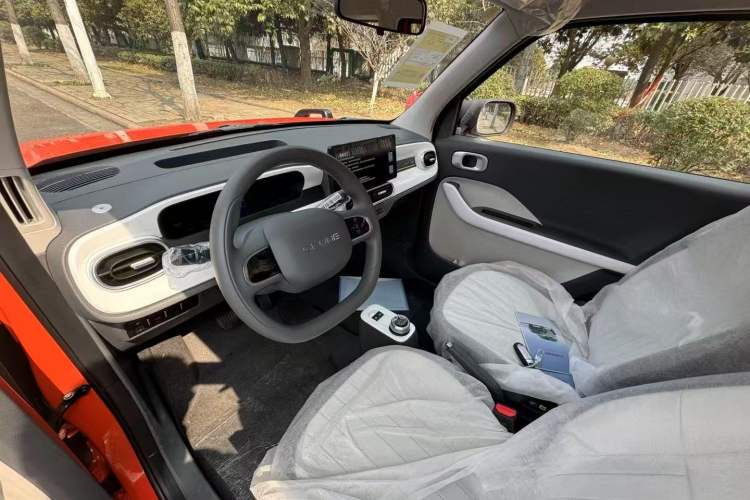 Used Geely Galaxy Panda 2025 210km Panda Rider Interior 2