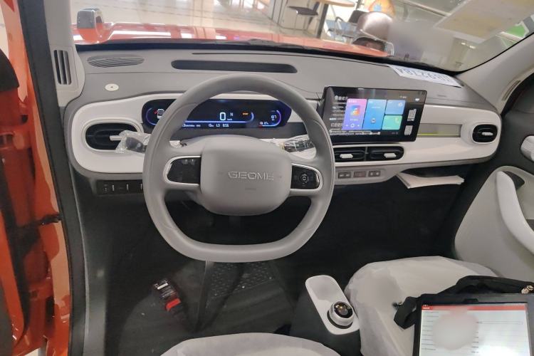 Used Geely Galaxy Panda 2025 210km Panda Rider Interior 2