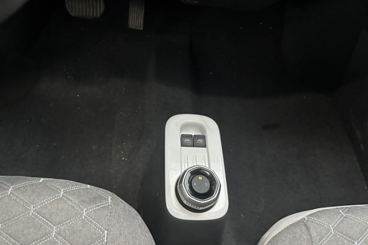 Used Geely Galaxy Panda 2025 210km Panda Rider Interior 2