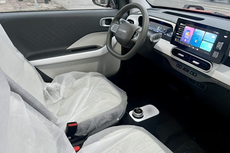 Used Geely Galaxy Panda 2025 210km Panda Rider Interior 2