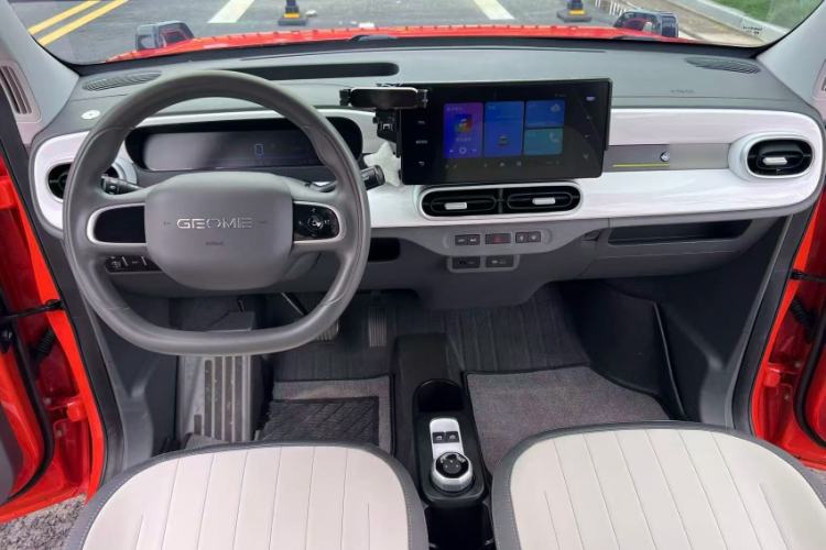 Used Geely Galaxy Panda 2025 210km Panda Rider Interior 4