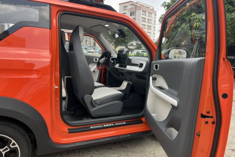 Used Geely Galaxy Panda 2025 210km Panda Rider Interior 7