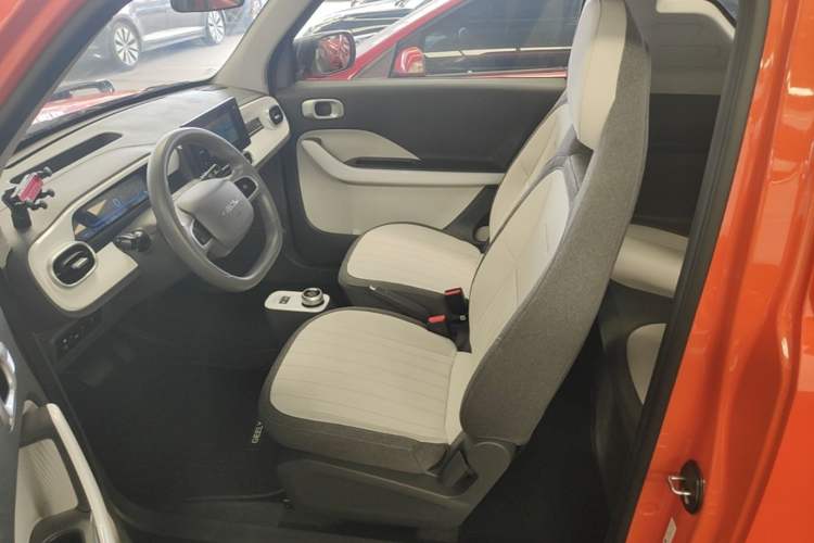Used Geely Galaxy Panda 2025 210km Panda Rider Left Front Seat